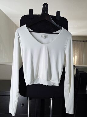 Re Ona White Cropped Long Sleeve Scoop Neck Top